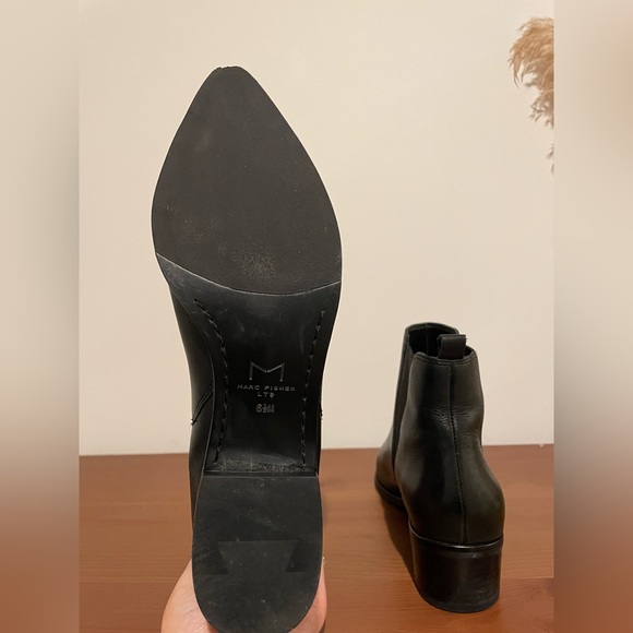 ✨ LIKE NEW ✨ MARC FISHER YALE POINTY TOE CHELSEA BOOTIE - Picture 5 of 9